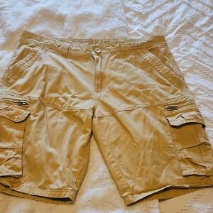 Men's Classic Tan Cargo Shorts